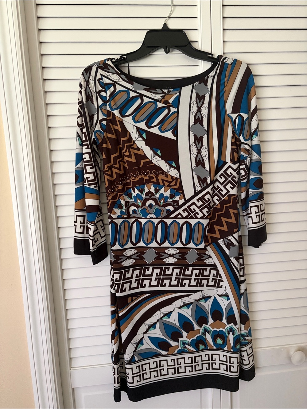 Easy care eye catching pattern dress!